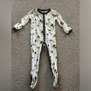 Kyte Baby Onesie! 6-12 mos, small chocolate stain on right hip